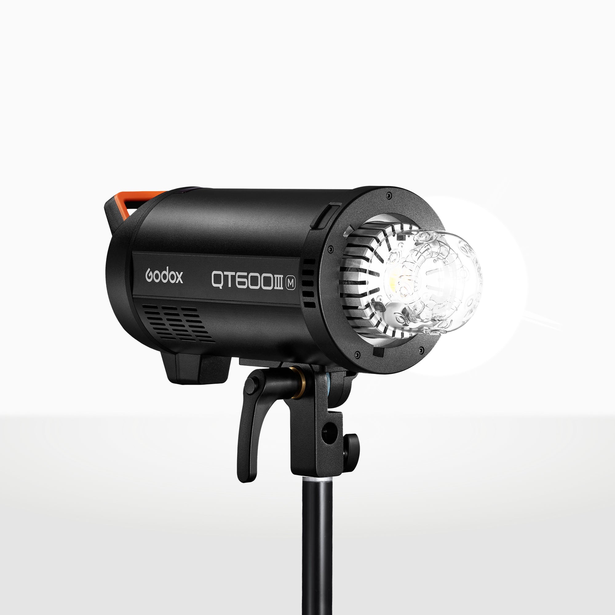 FLASH DE ESTUDIO GODOX QT600IIIM DE 600W CON LUZ LED DE MODELADO