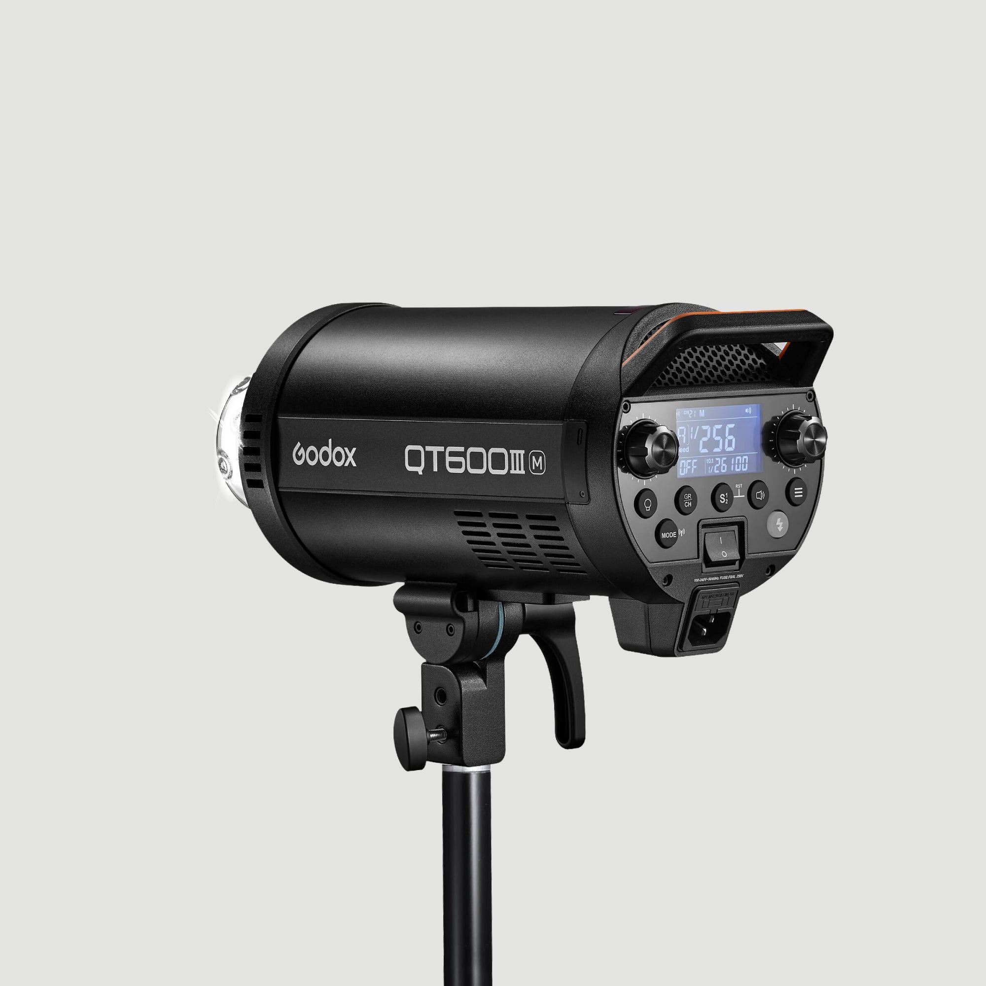 FLASH DE ESTUDIO GODOX QT600IIIM DE 600W CON LUZ LED DE MODELADO